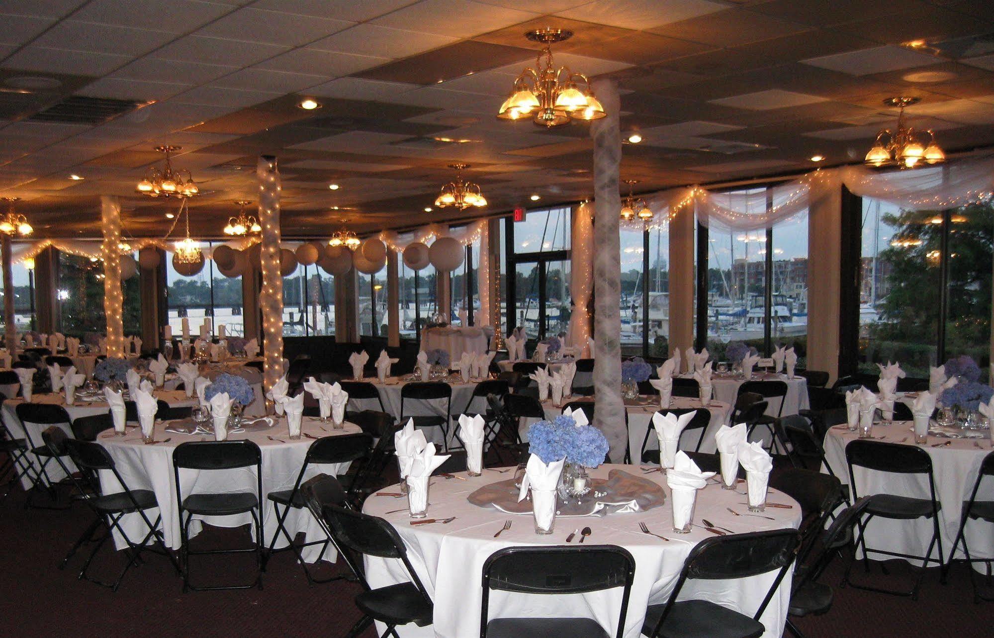 Bridgepointe Hotel & Marina New Bern Exterior photo